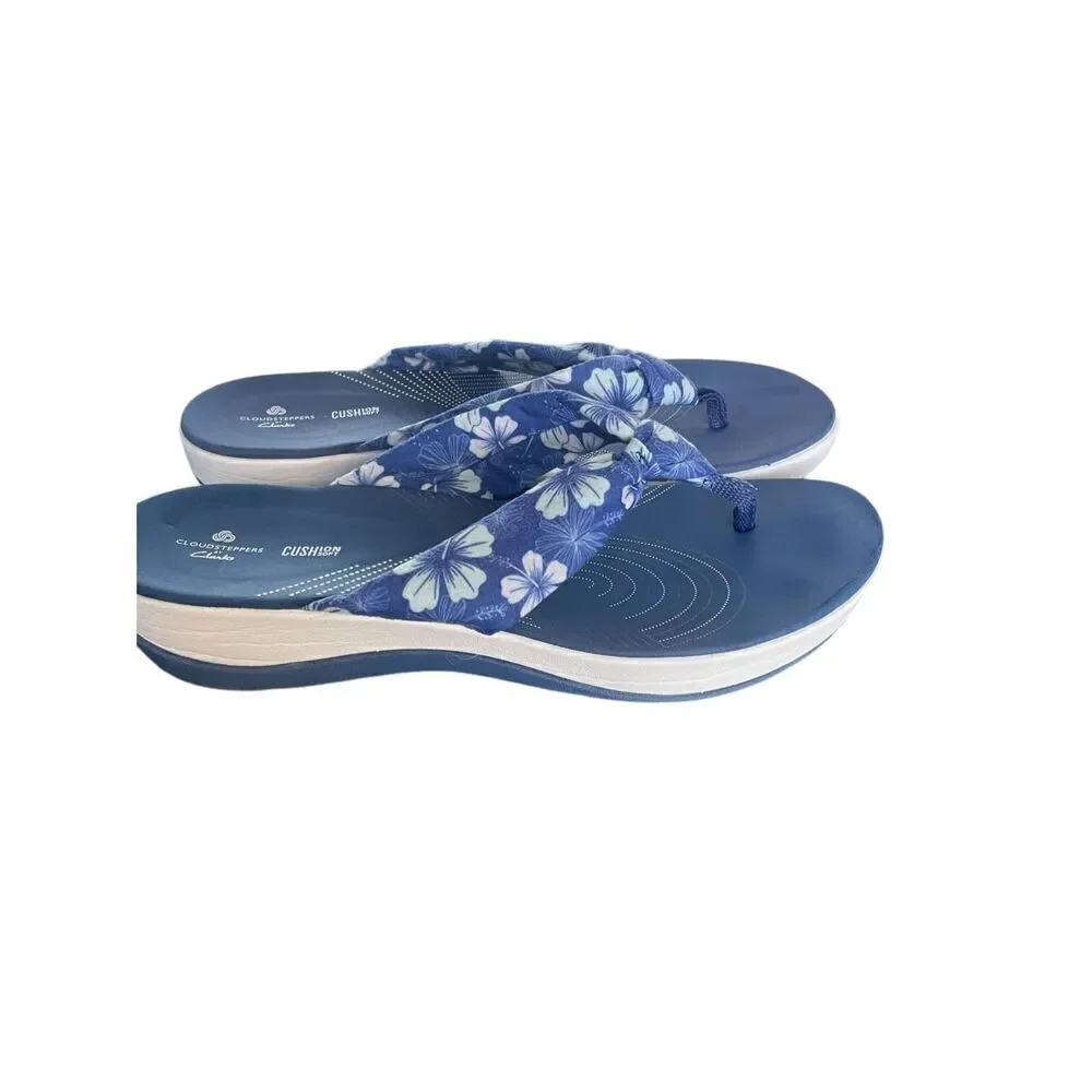 Women’s Clarks Aria Gibson Blue Floral Fabric Thong Sandals Size 10